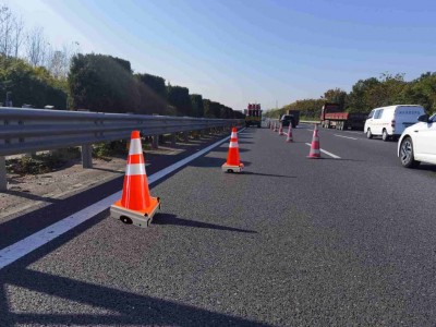 和龙市智能警示路锥机器人 远程封路移动路锥系统支持定制图3